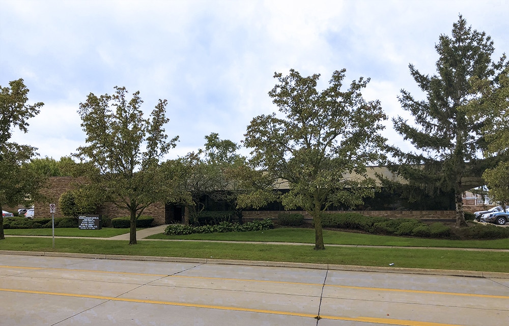 25869 Kelly Rd, Roseville, MI for Rent