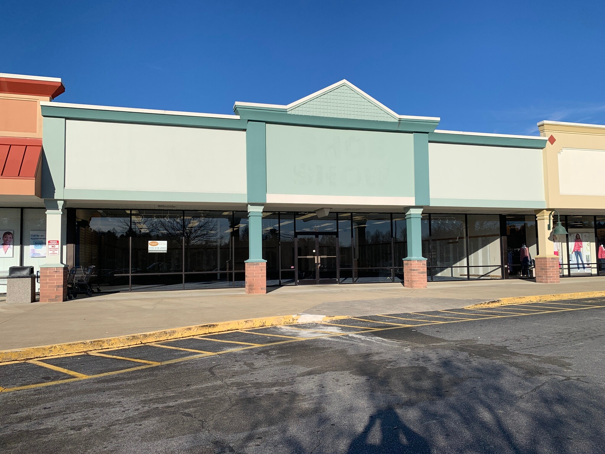 250 Highlands Square Dr, Hendersonville, NC for Rent