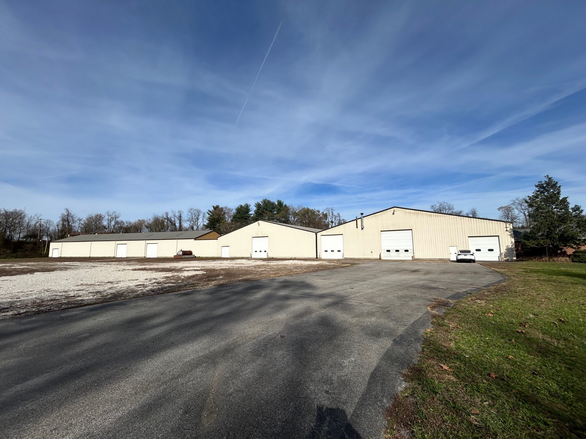 1831 Williams Hwy, Williamstown, WV for Sale