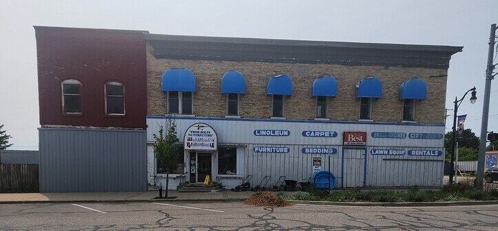 104 S Main St, Evart, MI for Sale