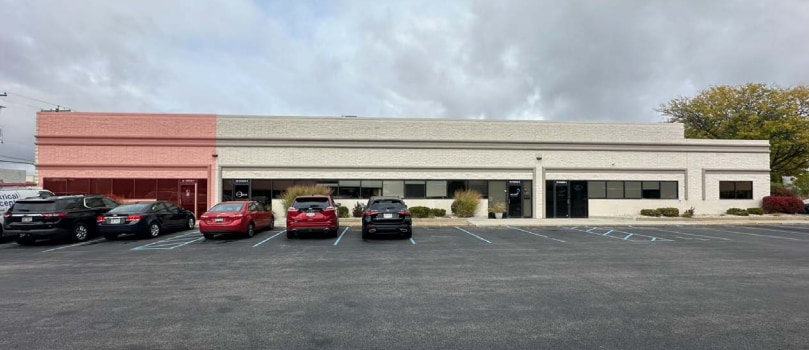 N8W22520 Johnson Dr, Waukesha, WI for Sale