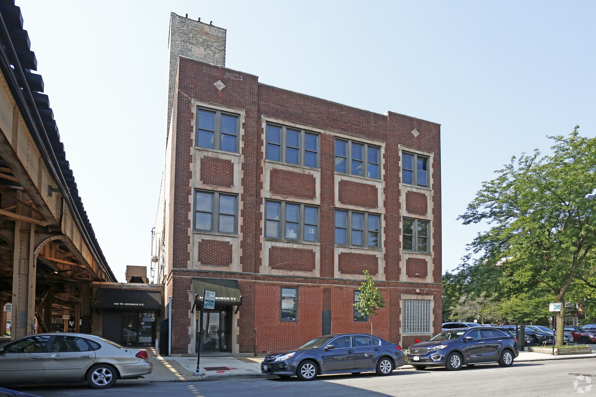 945 W George St, Chicago, IL for Rent