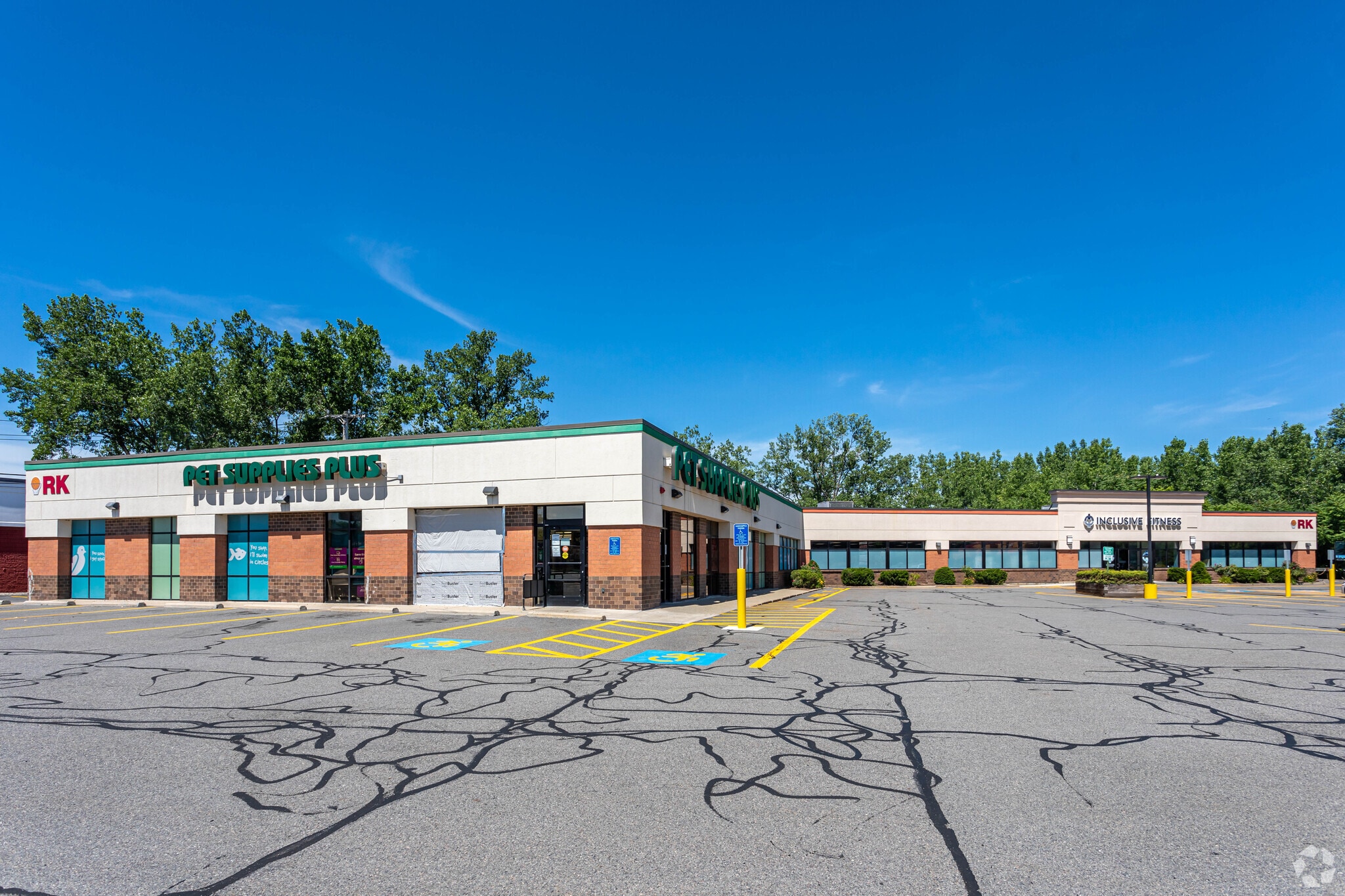1665 Vfw Pkwy, West Roxbury, MA for Rent