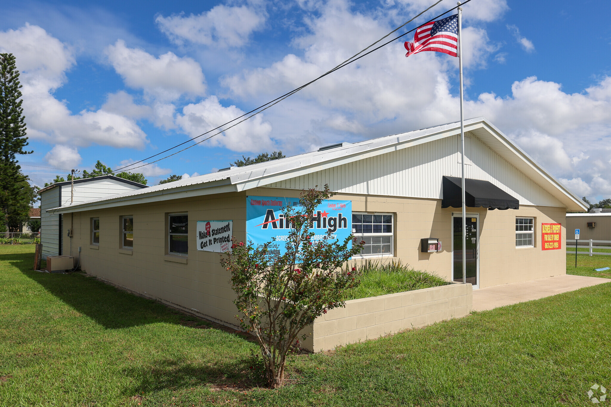 109 N 3rd St, Eagle Lake, FL for Sale