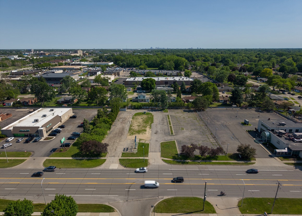 5580 E 12 Mile Rd, Warren, MI for Sale