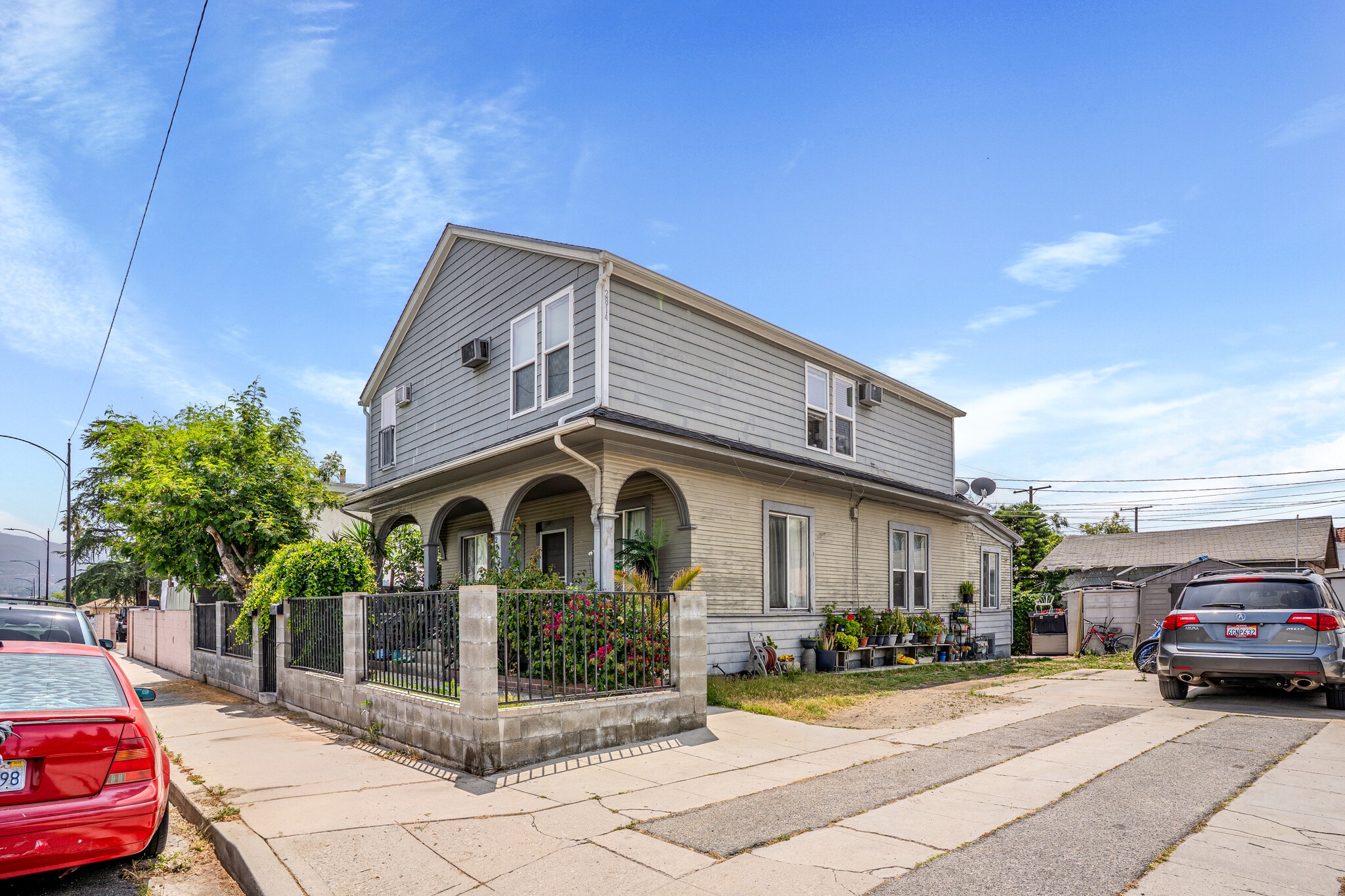2344 N Niagara St, Burbank, CA for Sale