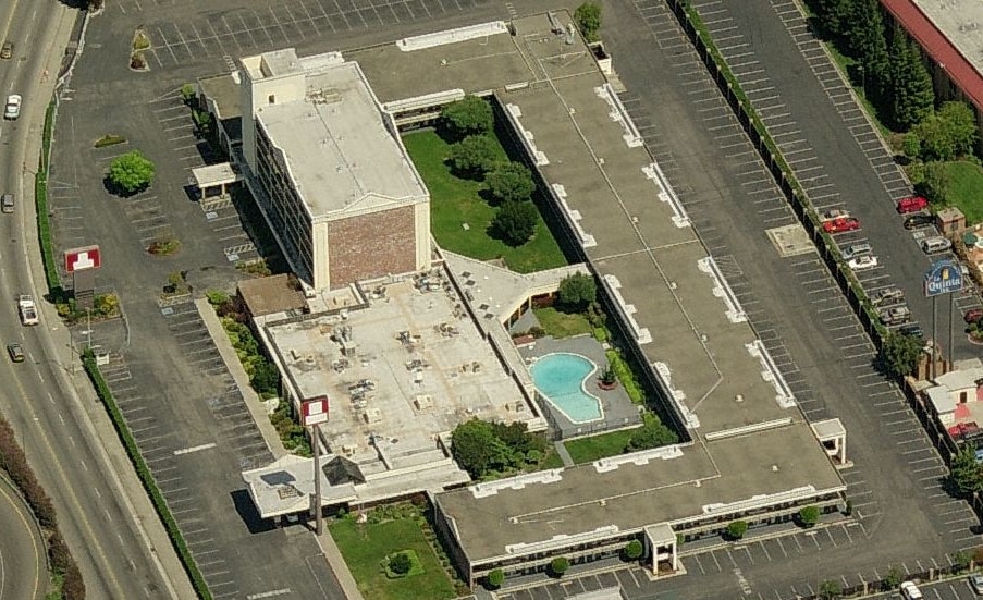 8400 Edes Ave, Oakland, CA for Sale