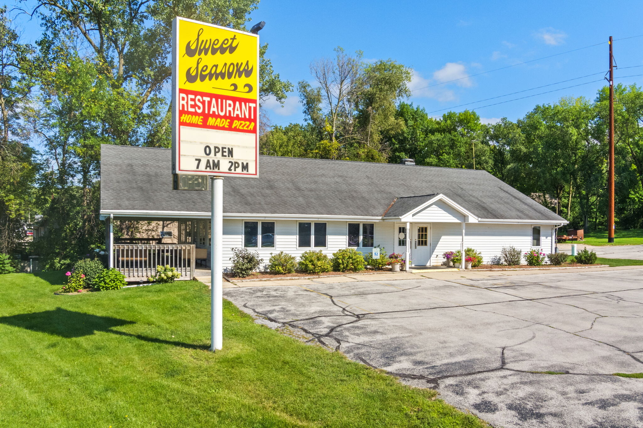 6189 Tielens Rd, Luxemburg, WI for Sale