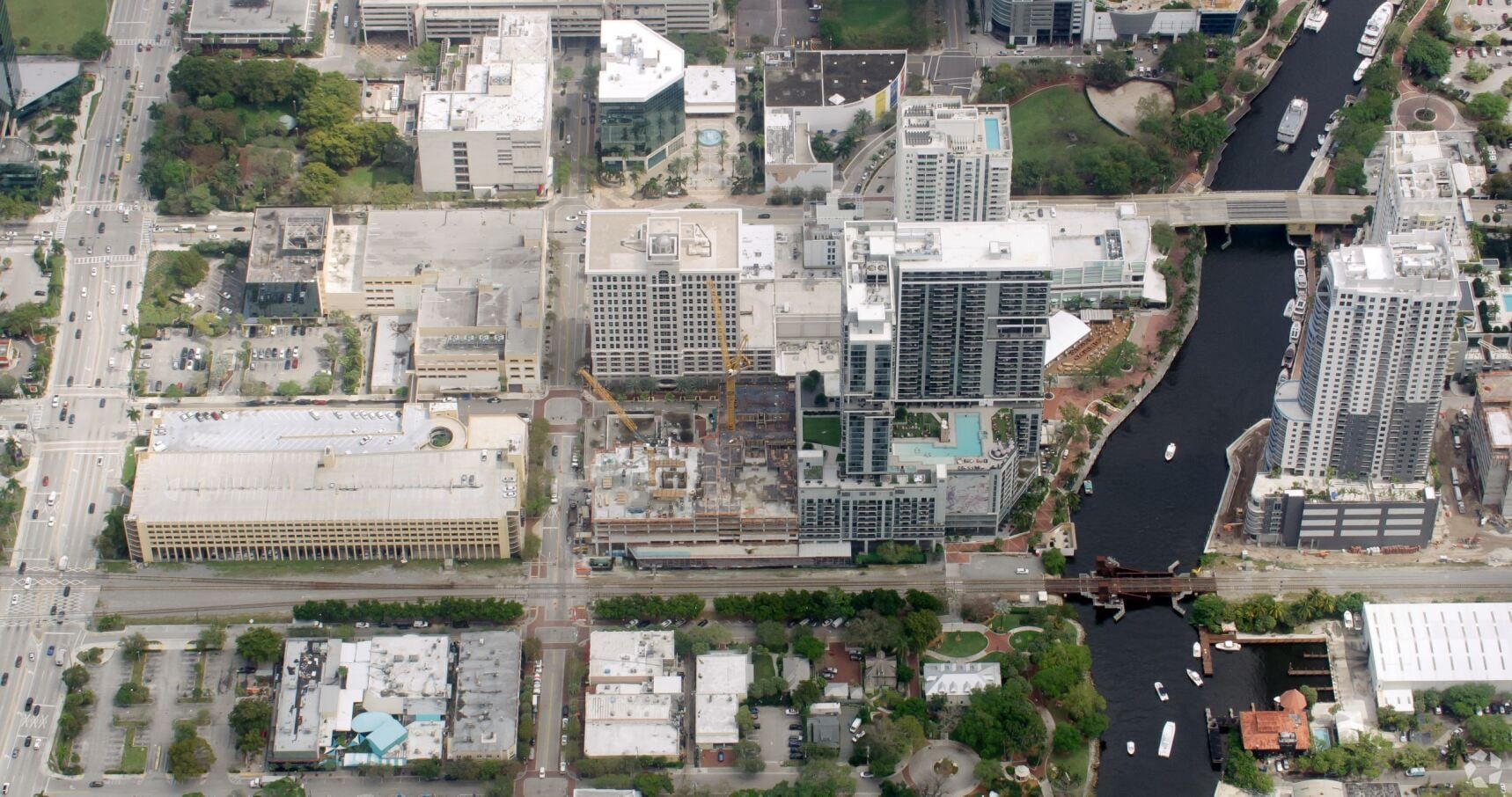 140 SW 2nd` St, Fort Lauderdale, FL for Rent