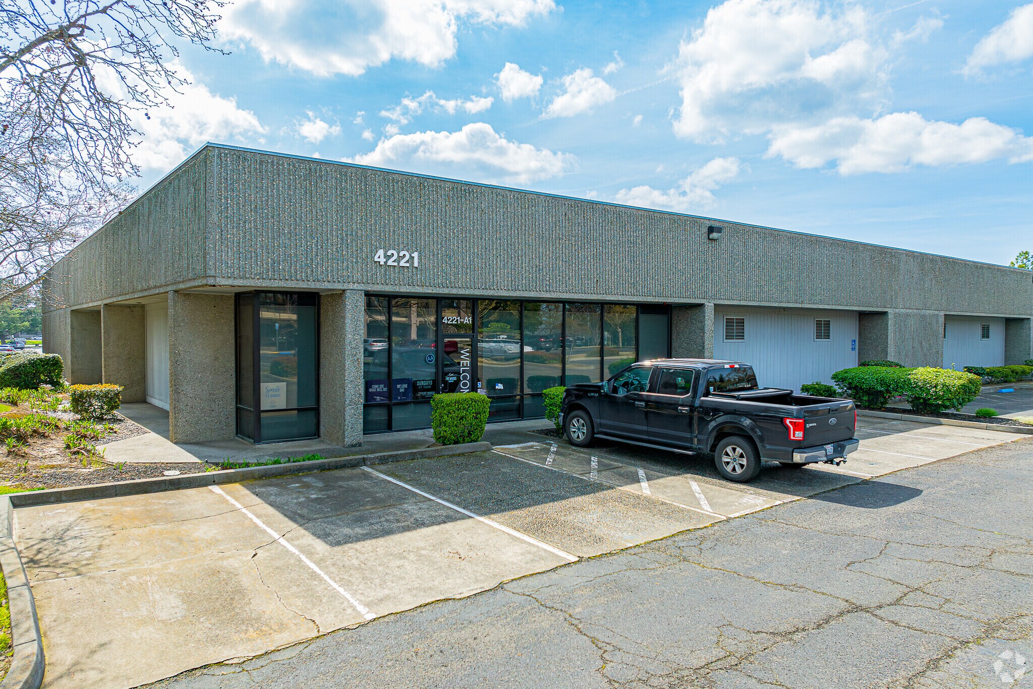4221 N Freeway Blvd, Sacramento, CA for Rent