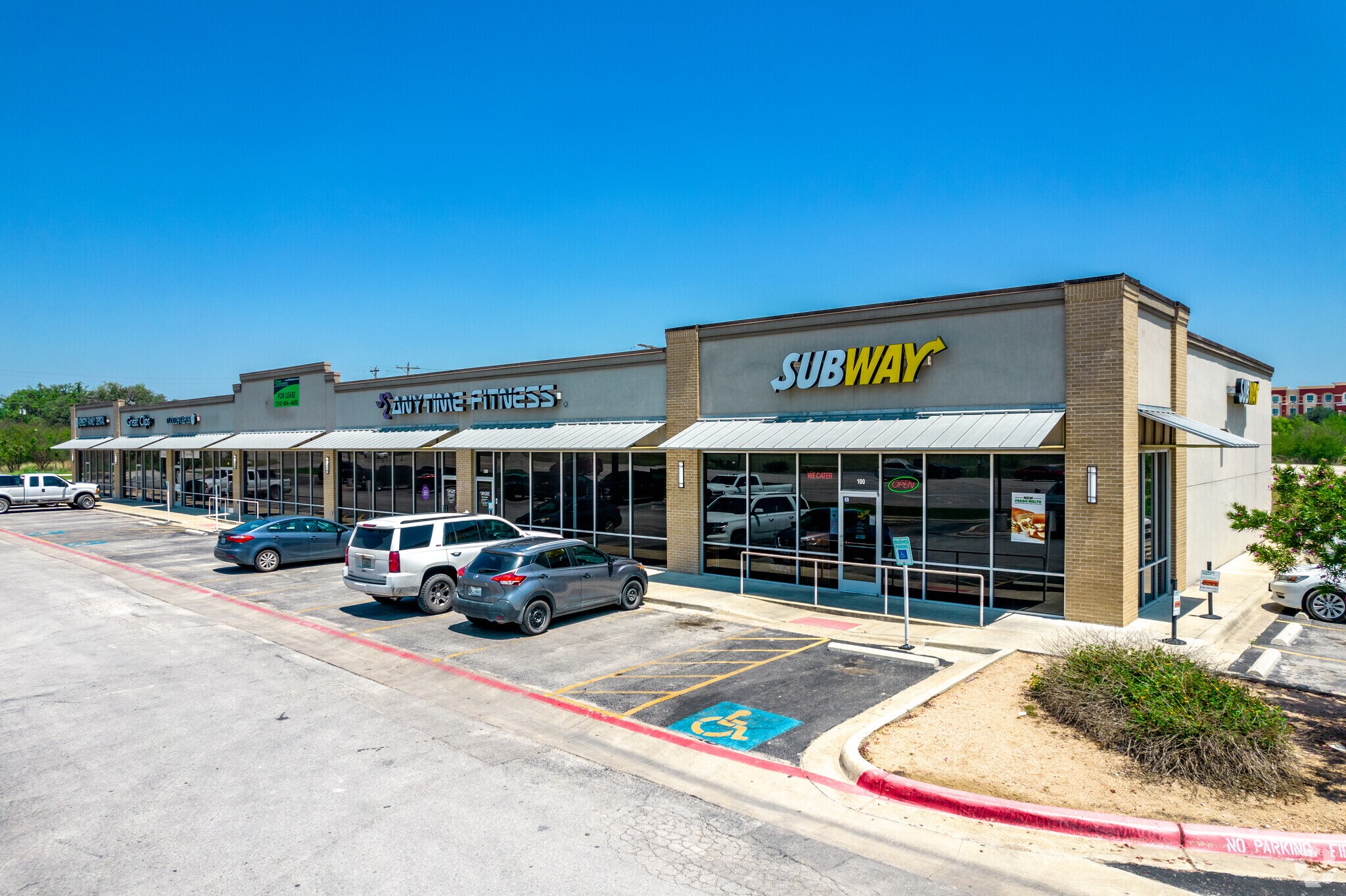 131 Business Park Dr, Kenedy, TX for Rent