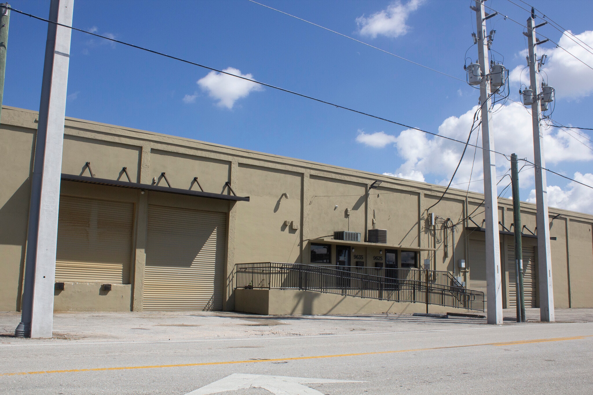 9501-9635 NW 80th Ave, Hialeah, FL for Rent
