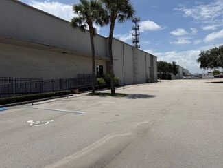 Boca Raton, FL Showroom - 150 W Yamato Rd