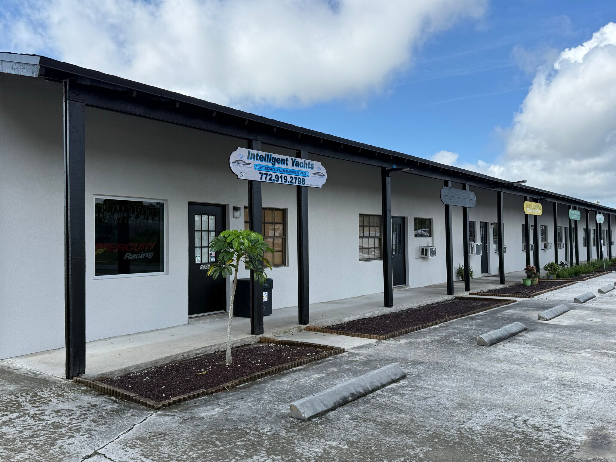2750-2820 SE Fairmont St, Stuart, FL for Rent
