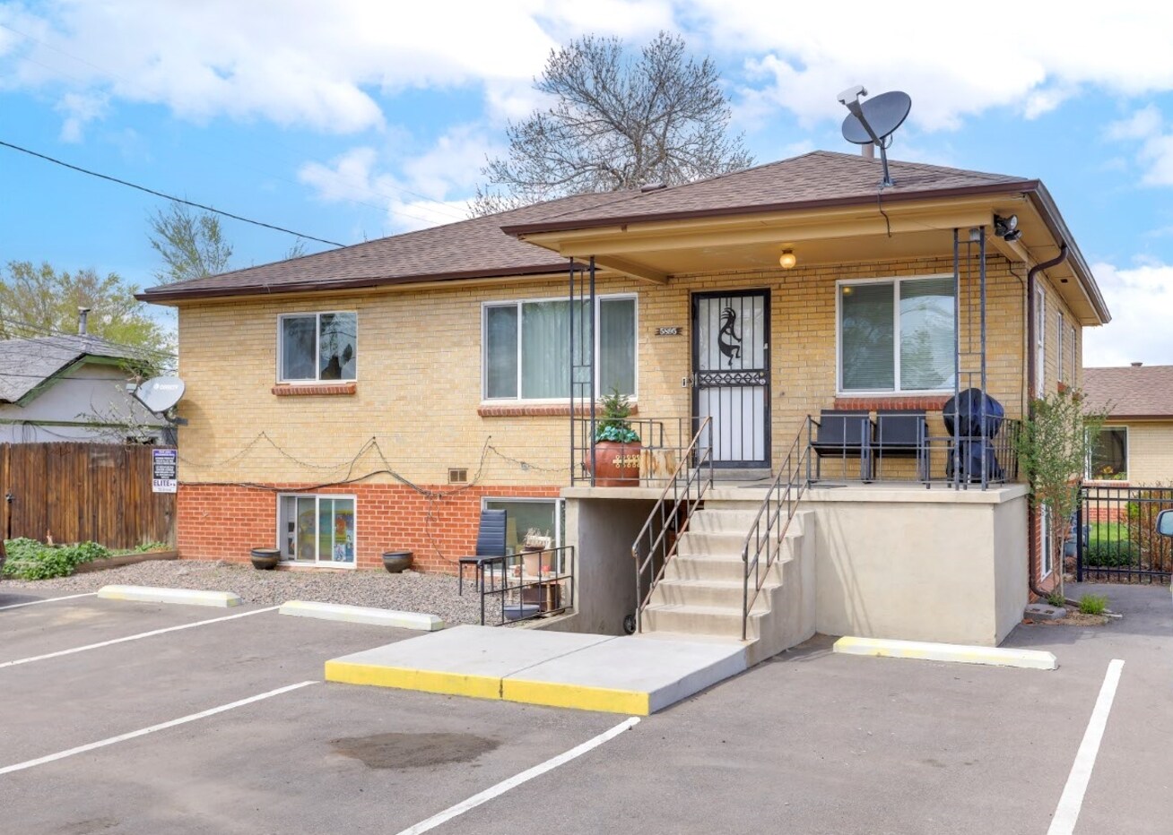 5881 W 11th Ave, Lakewood, CO for Sale