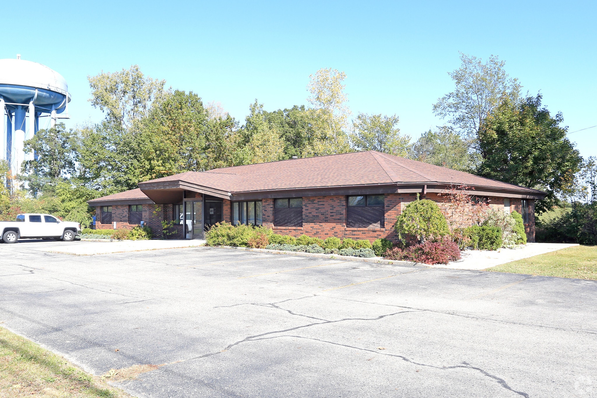 1500 N Main St, Lapeer, MI for Sale