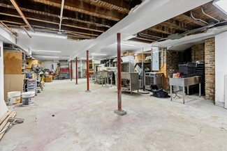 Chicago, IL Retail - 1948 N Kimball Ave