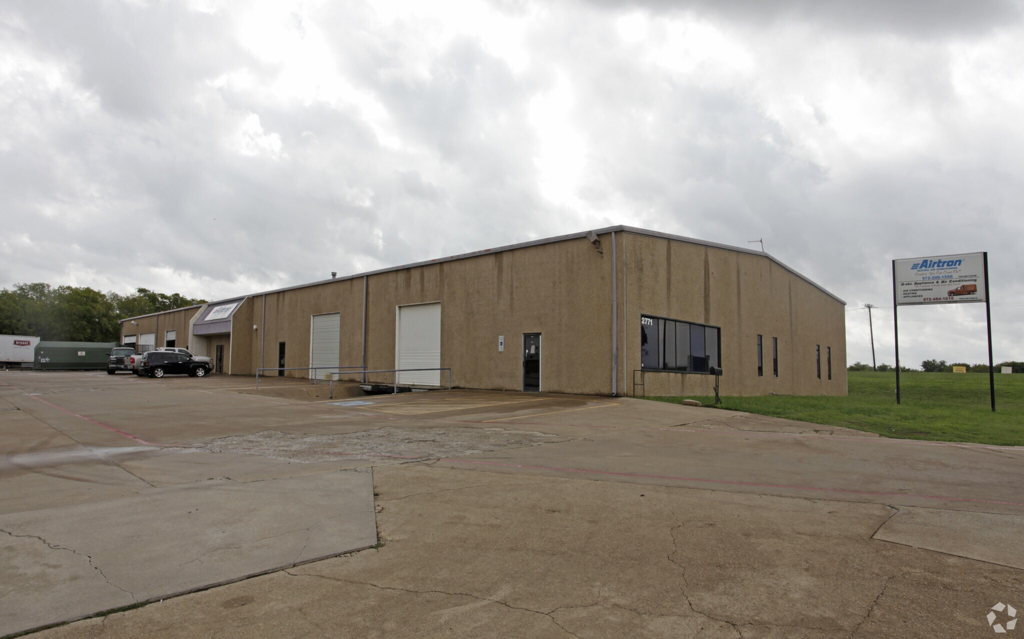 2771 S Great Southwest Pky Grand Prairie, TX 75052 Industrial Property for Sale on