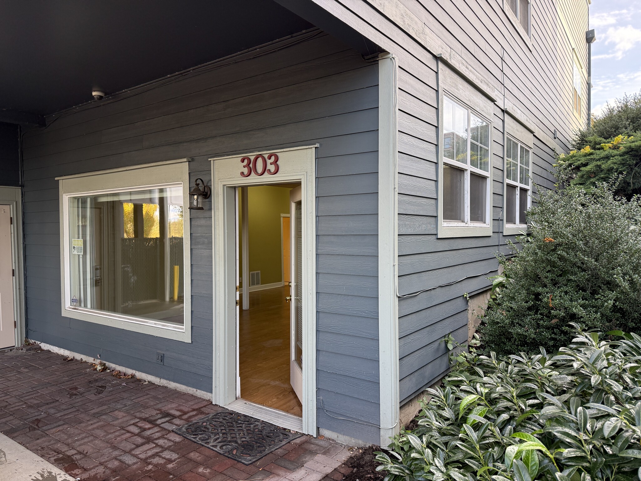 303 E Columbia River Hwy, Troutdale, OR for Rent