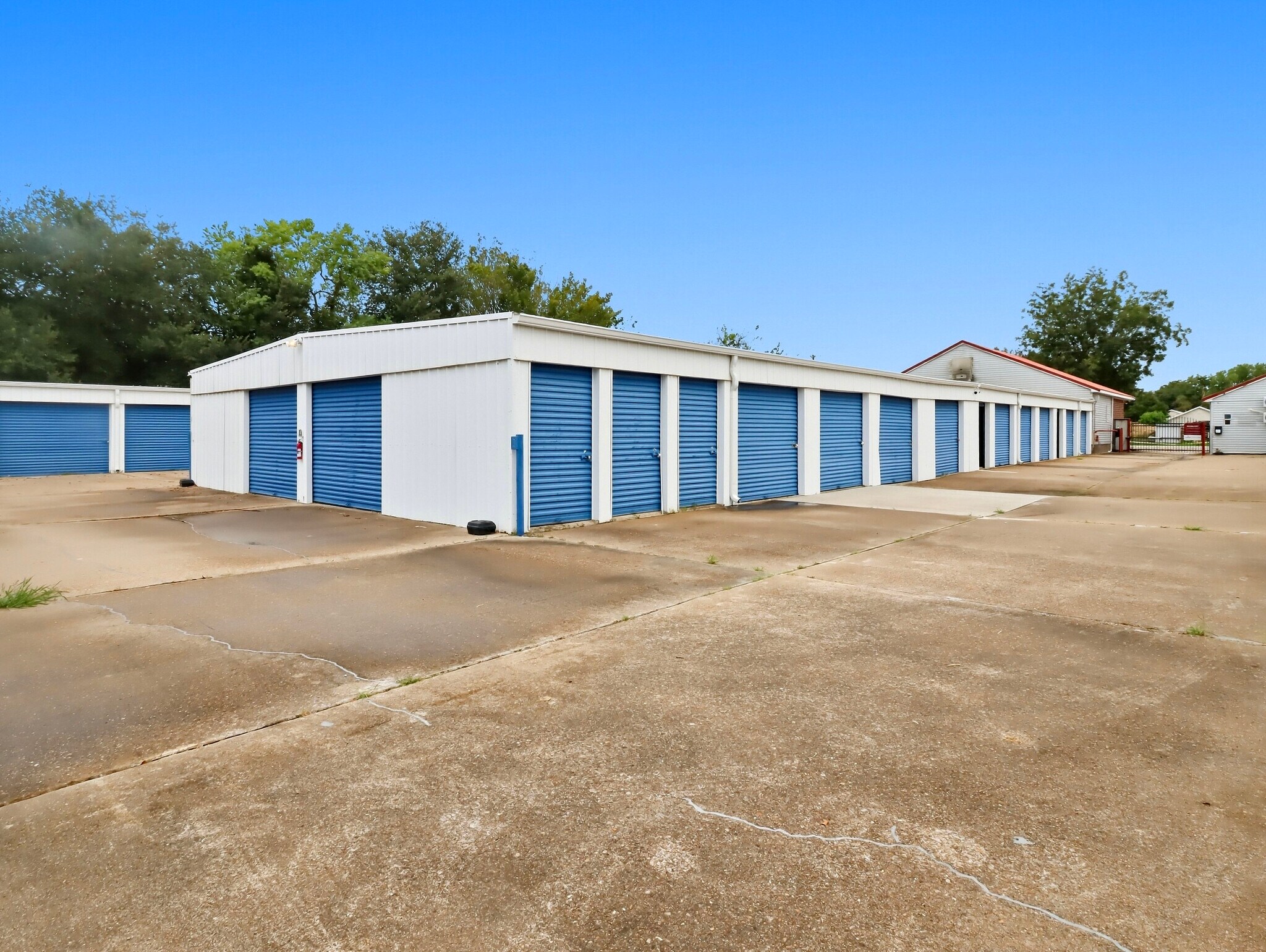 906 Reppert St, Bacliff, TX for Sale