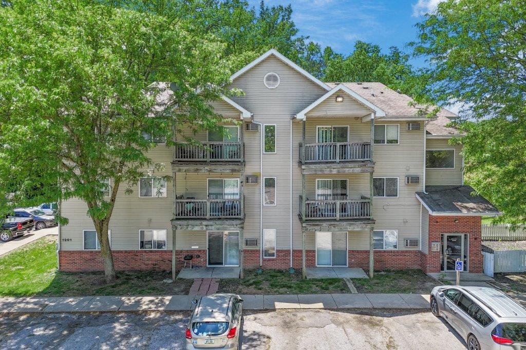 1201 E Bell Ave, Des Moines, IA for Sale