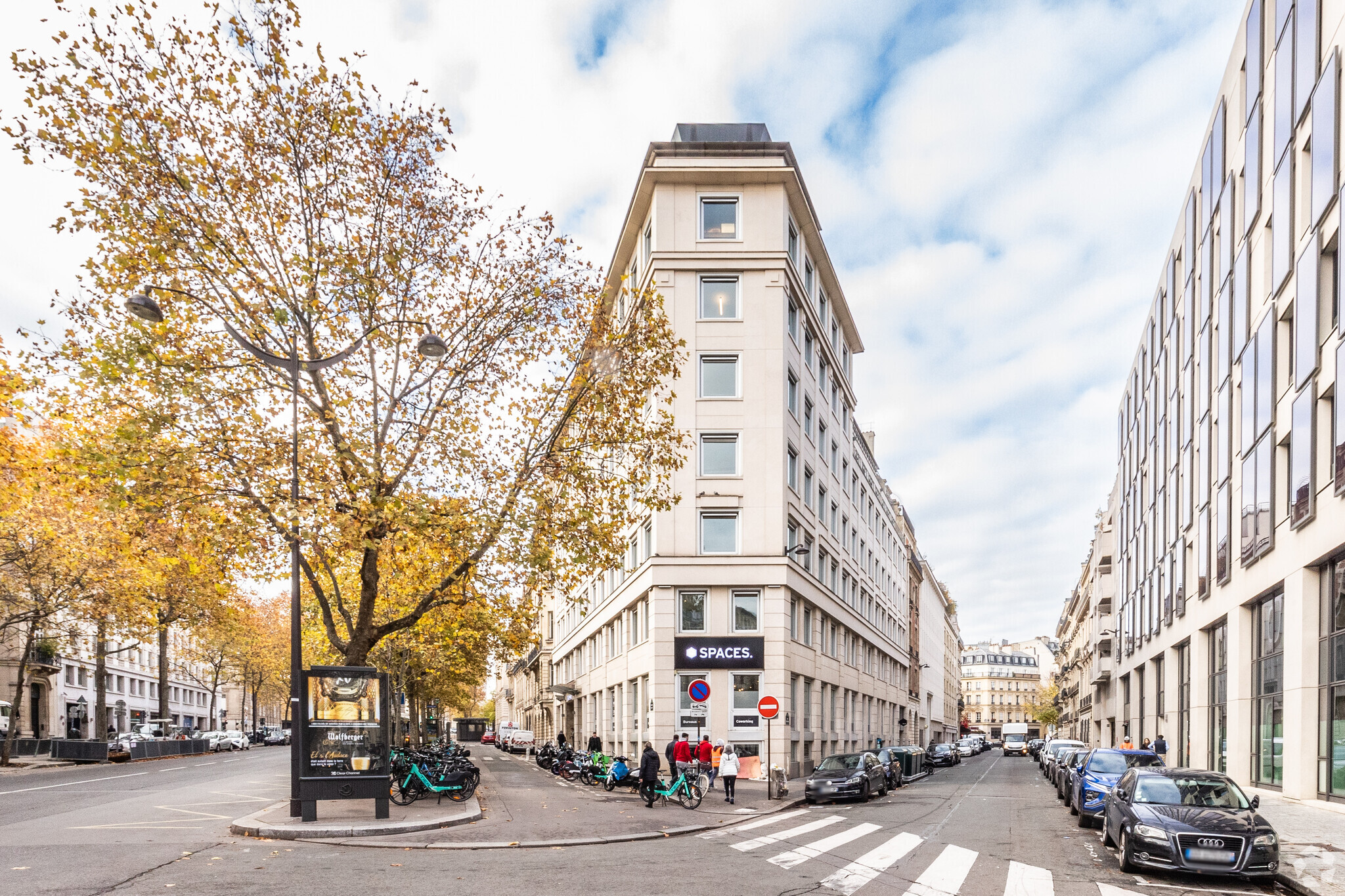 54 Avenue Hoche, Paris, PAR for Rent