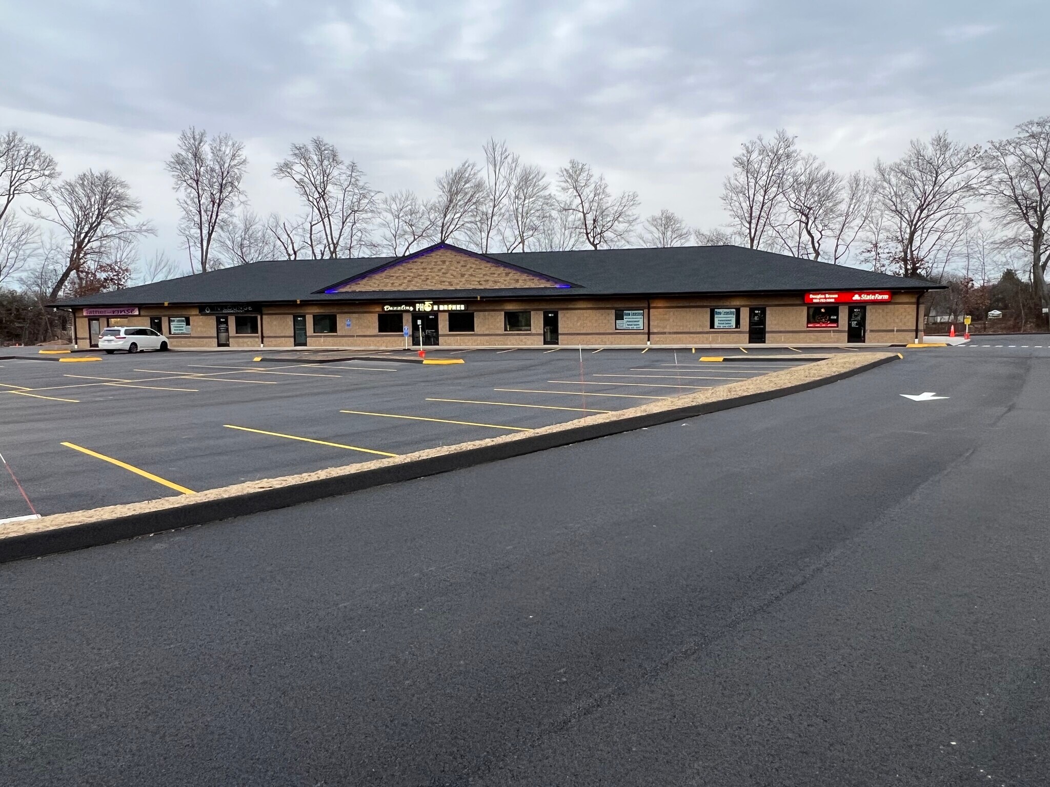 150-158 Sullivan Ave, South Windsor, CT for Rent