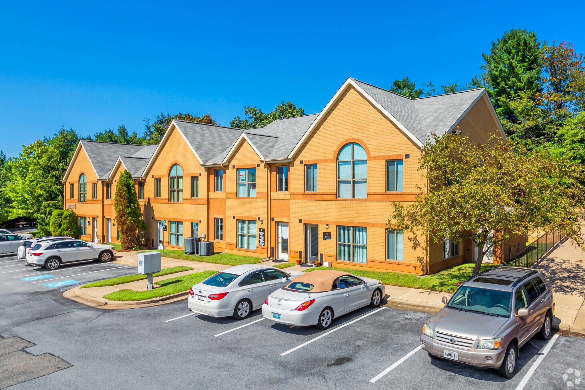 1-9 Executive Park Ct, Germantown, MD for Sale