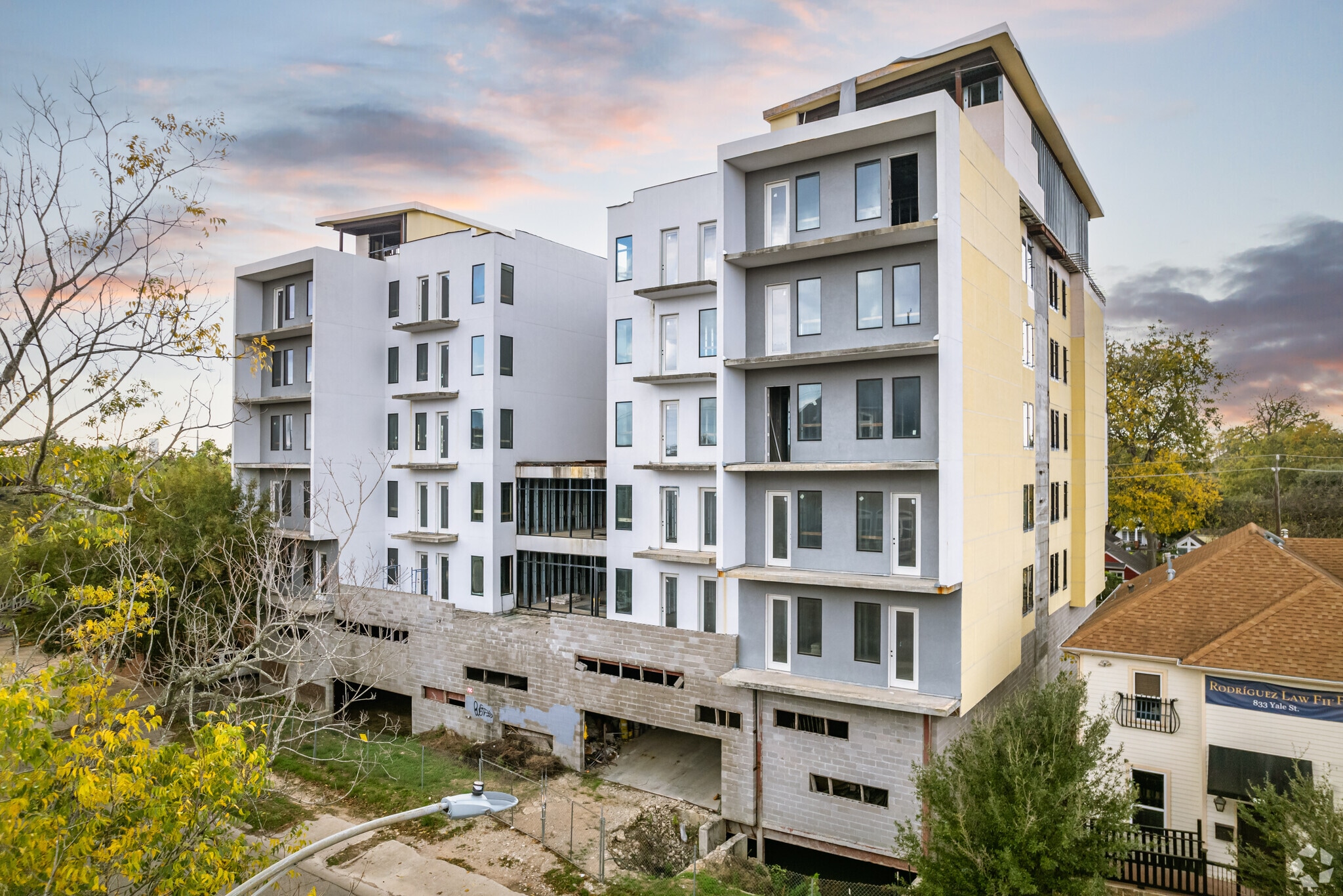 829 Yale St Houston, TX 77007 MultiFamily Property for Lease on