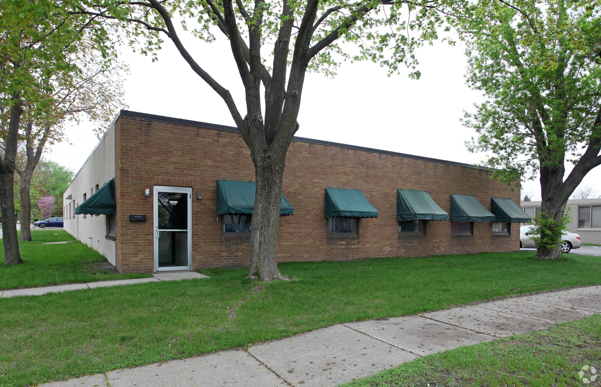 6824 W Lake St, Saint Louis Park, MN for Sale