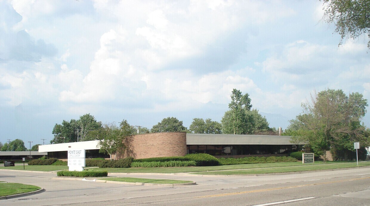 18303 E 10 Mile Rd, Roseville, MI for Rent