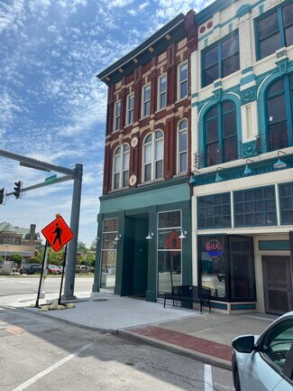 Frankfort, IN Retail - 63 E Clinton St