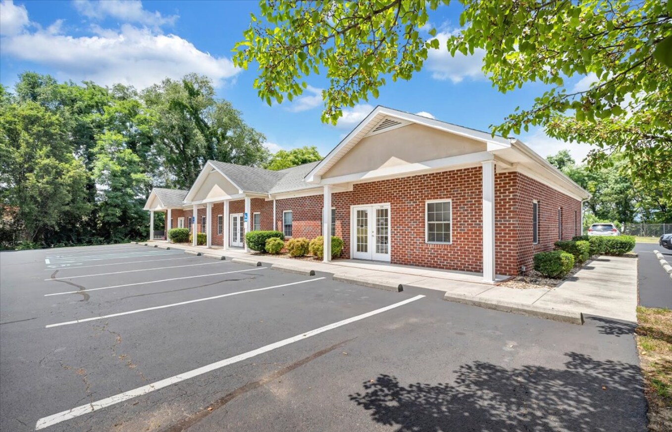 1101-1109 Electric Rd, Salem, VA for Sale