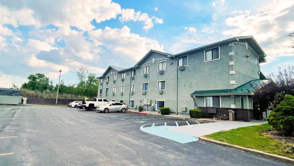 522 E Coliseum Blvd, Fort Wayne, IN for Sale