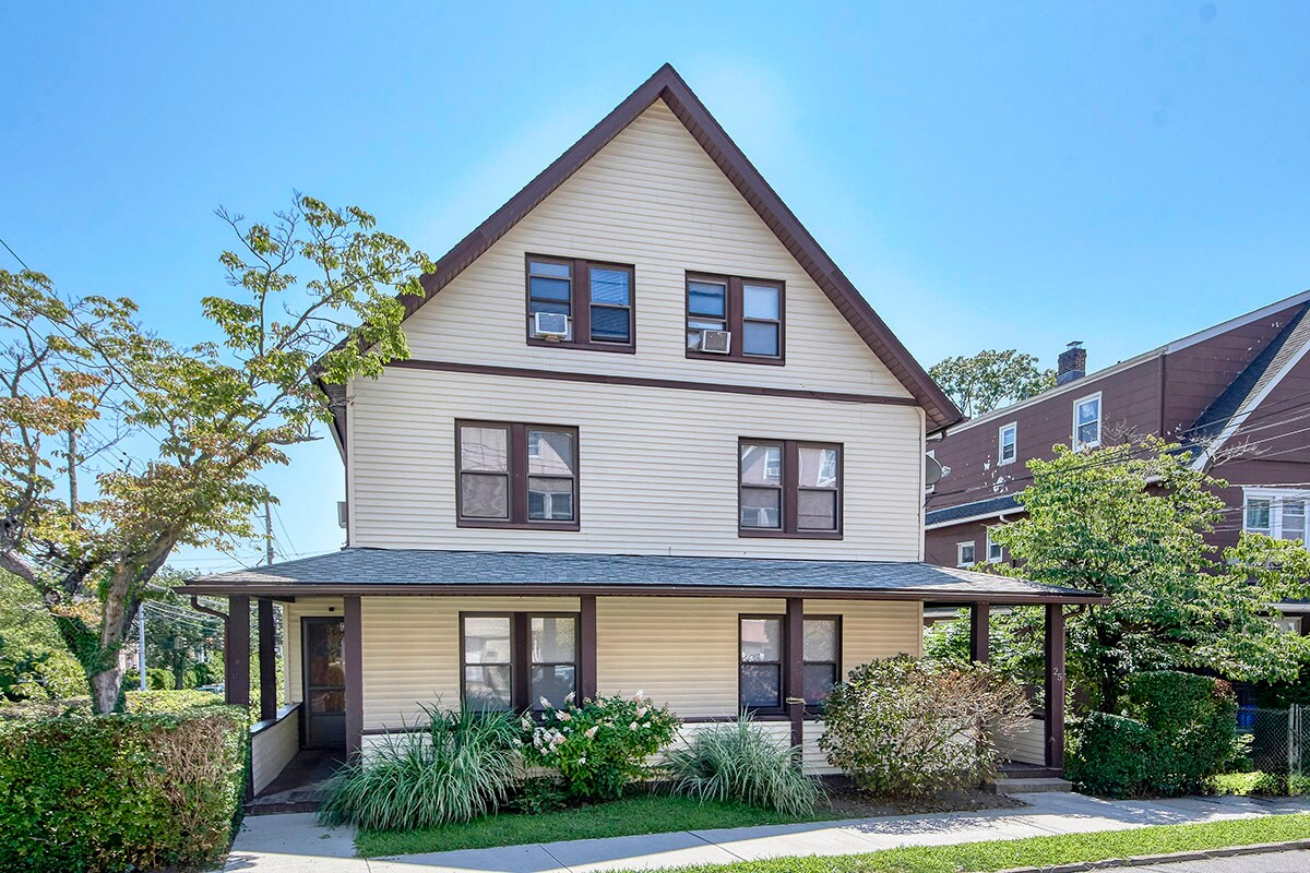 27 Exchange Pl, Port Chester, NY for Sale