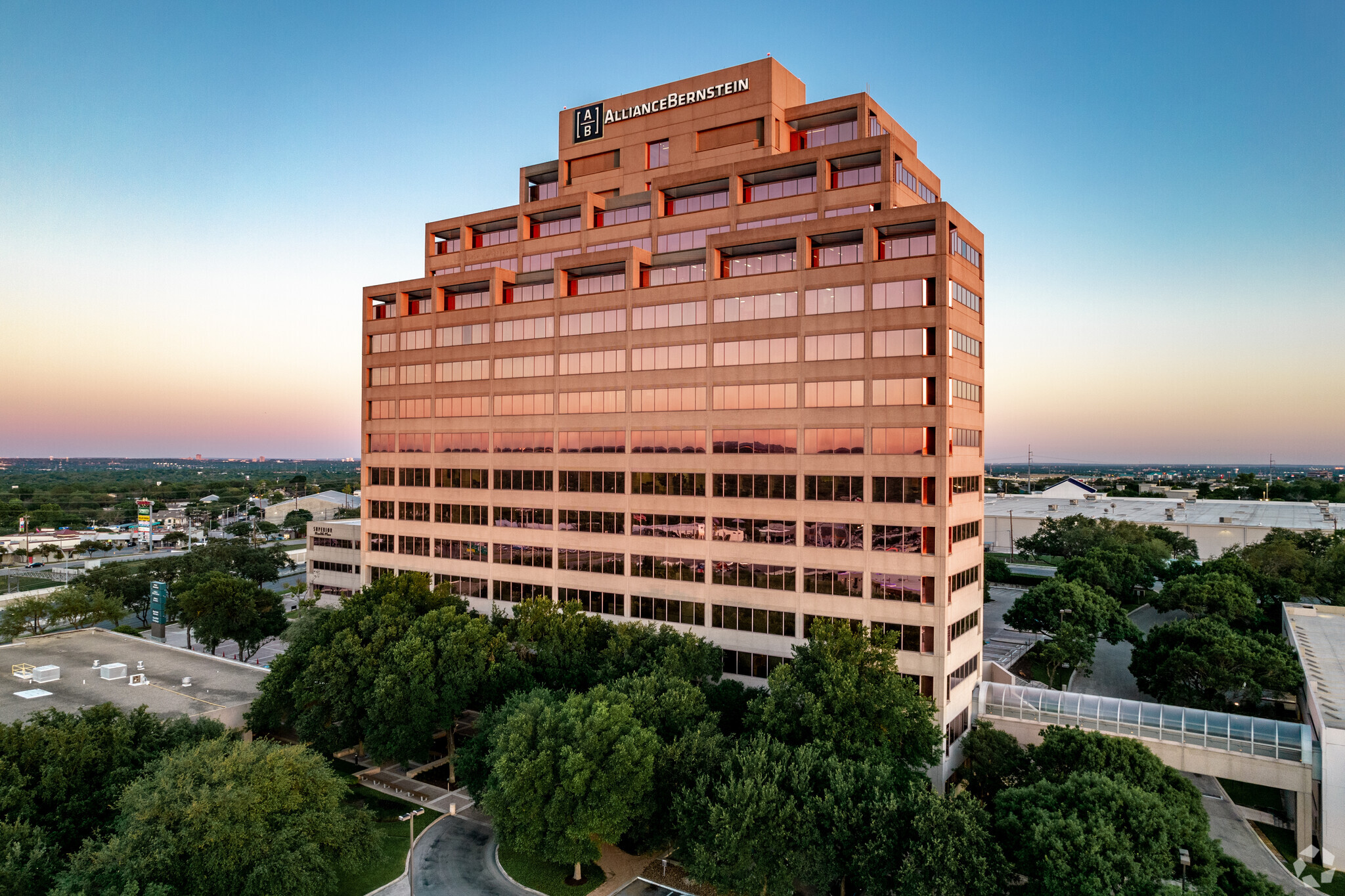 8000 IH-10 W, San Antonio, TX for Rent