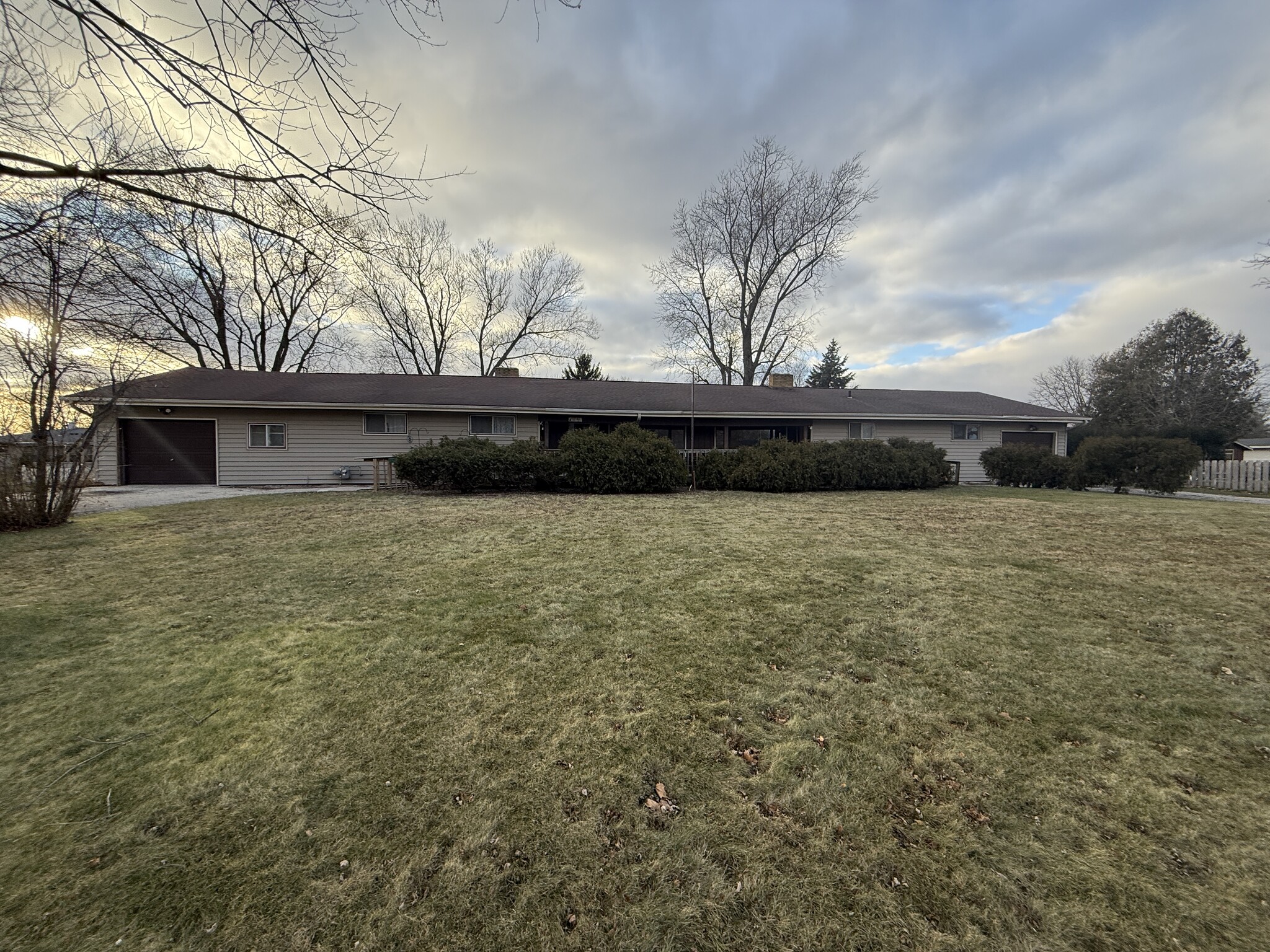 637 N Wright Rd, Janesville, WI for Sale