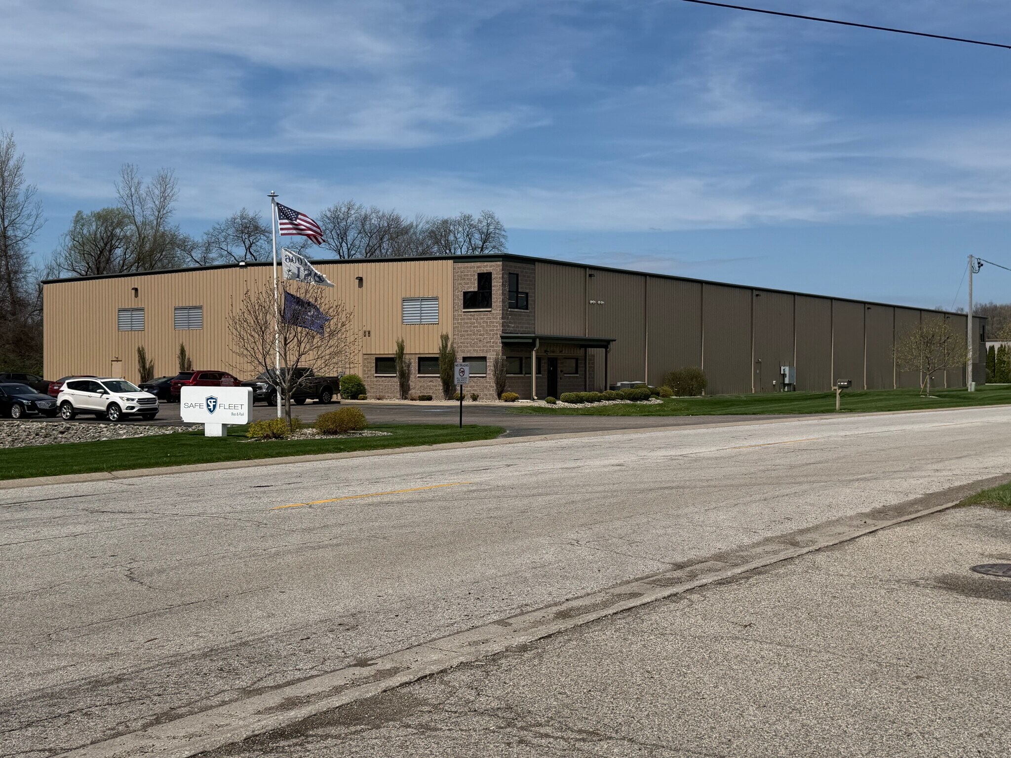 319 Roske Dr, Elkhart, IN for Sale