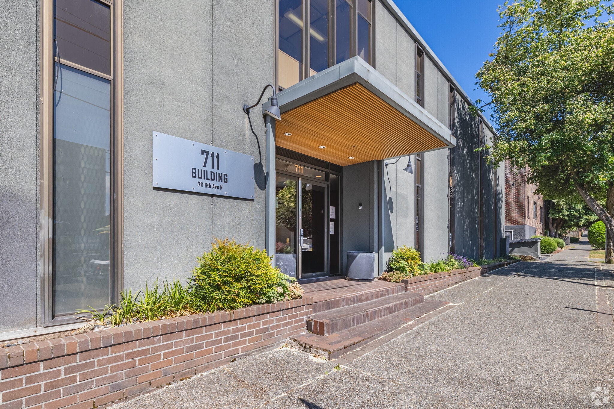 711 6th Ave N, Seattle, WA for Rent