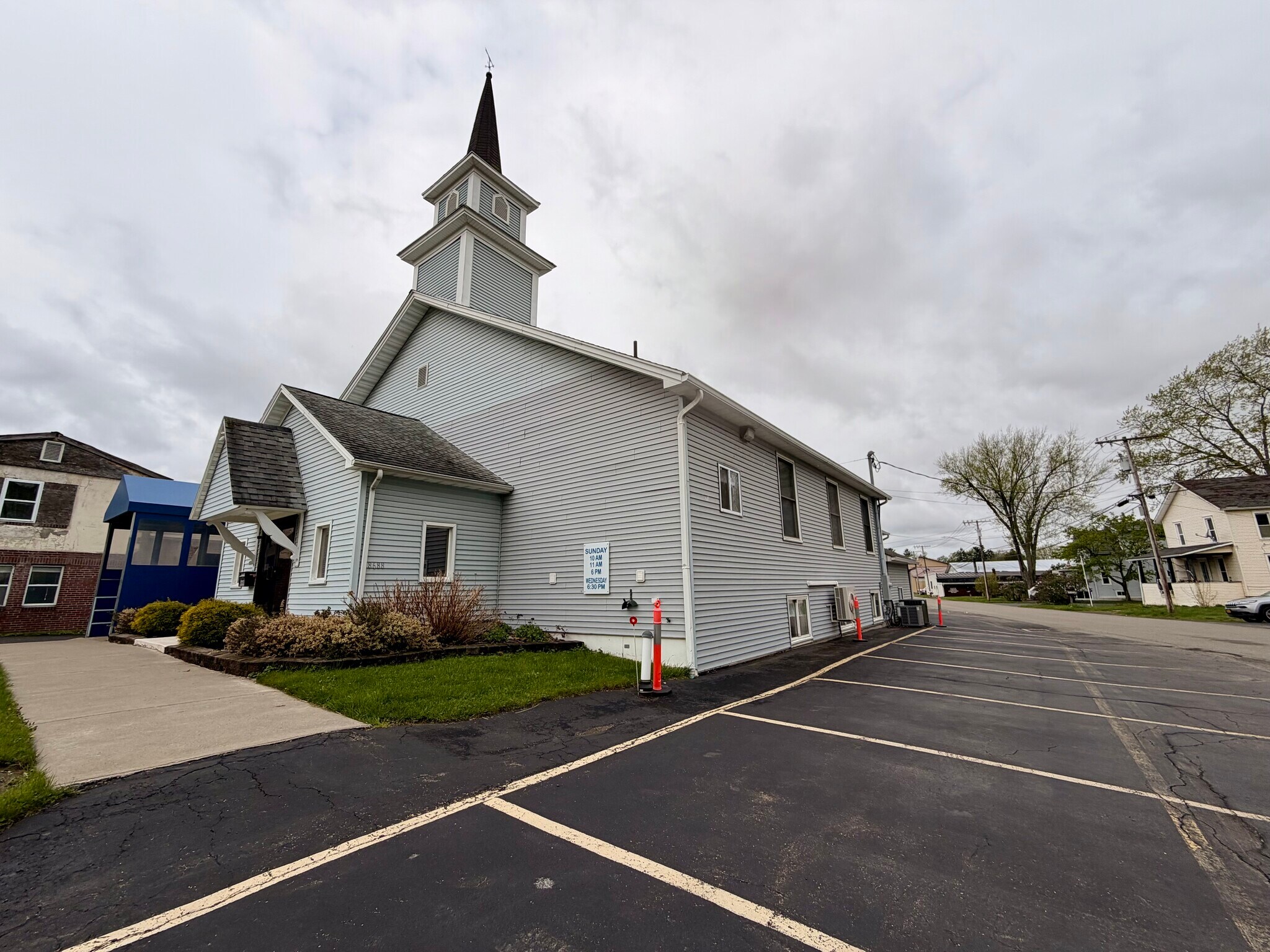 8688 S Main St, Eden, NY for Sale