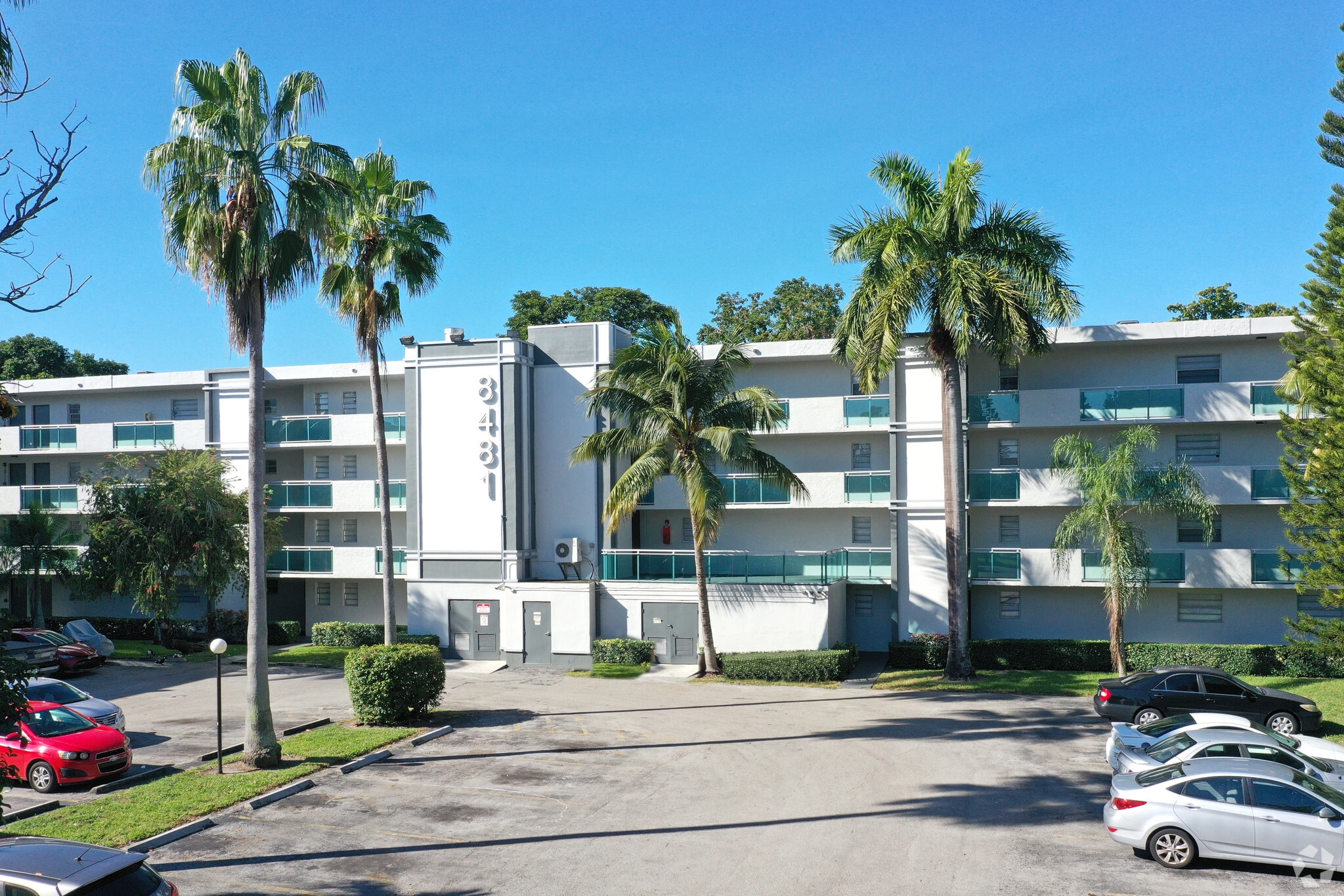 8445 Springtree Dr, Sunrise, FL for Sale