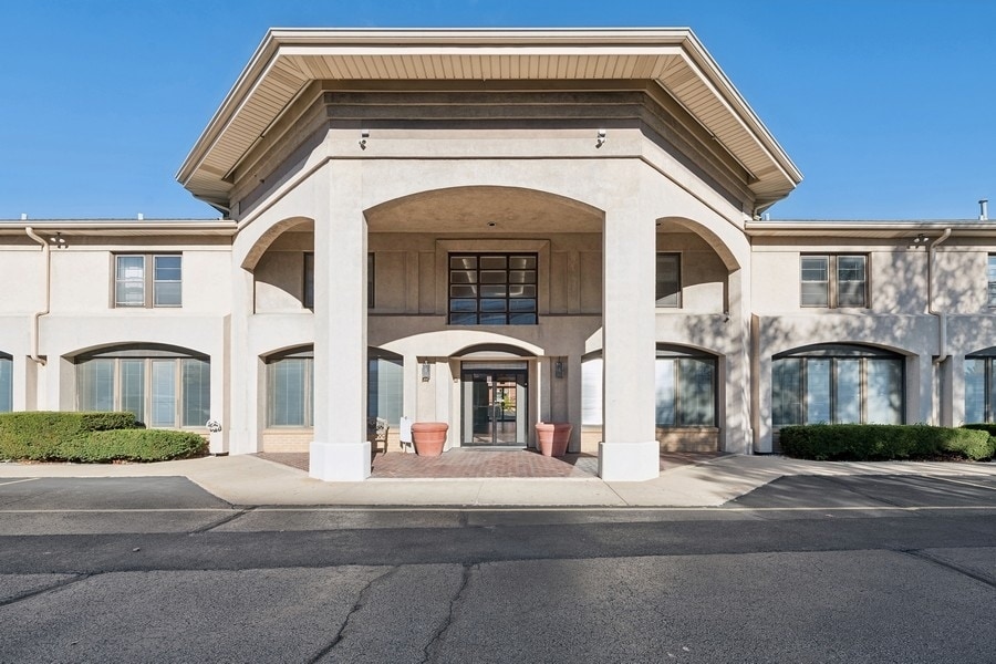 1600 W Dempster St, Park Ridge, IL for Rent