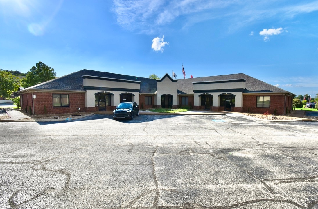 36 Sandstone Cir Jackson, TN 38305 Office Property for Lease on