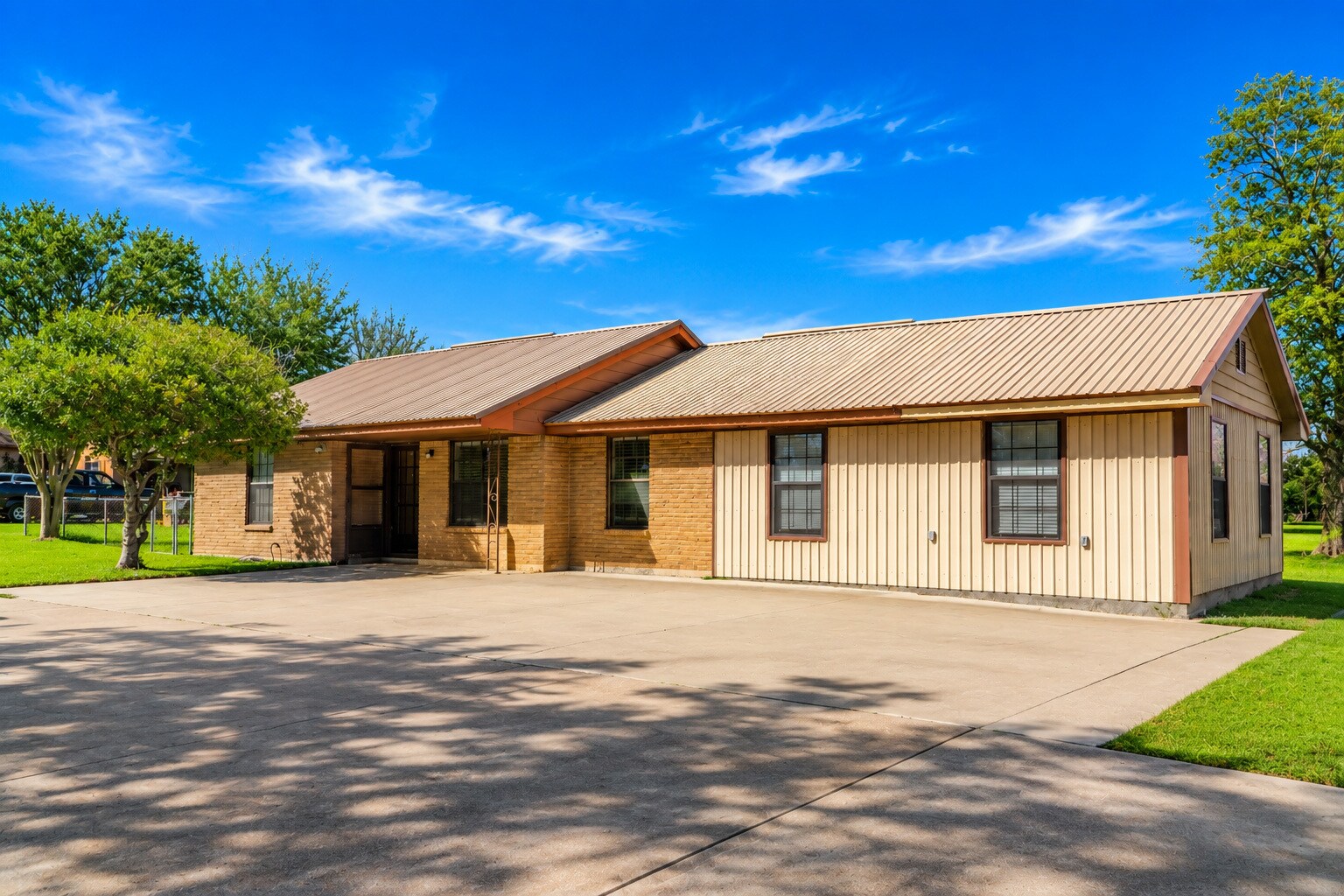 4959 US-90, Alleyton, TX for Sale