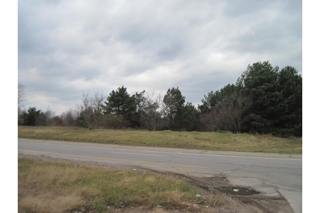 W Highland Rd @ Tipsico Lake Rd, Hartland, MI for Sale