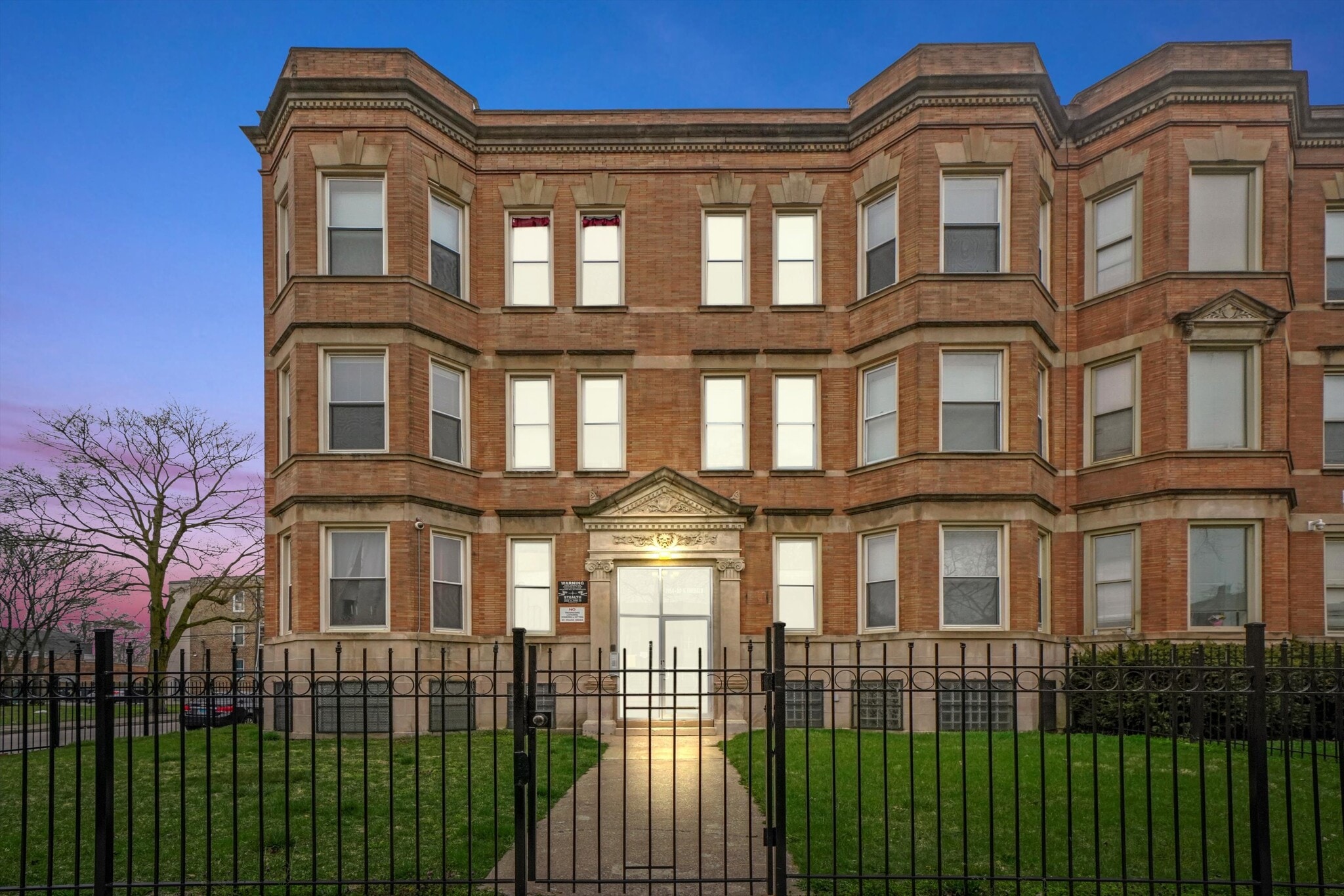 7152 S Emerald Ave, Chicago, IL for Sale