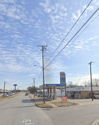 Kaufman, TX Service Station - 1002 E Mulberry St