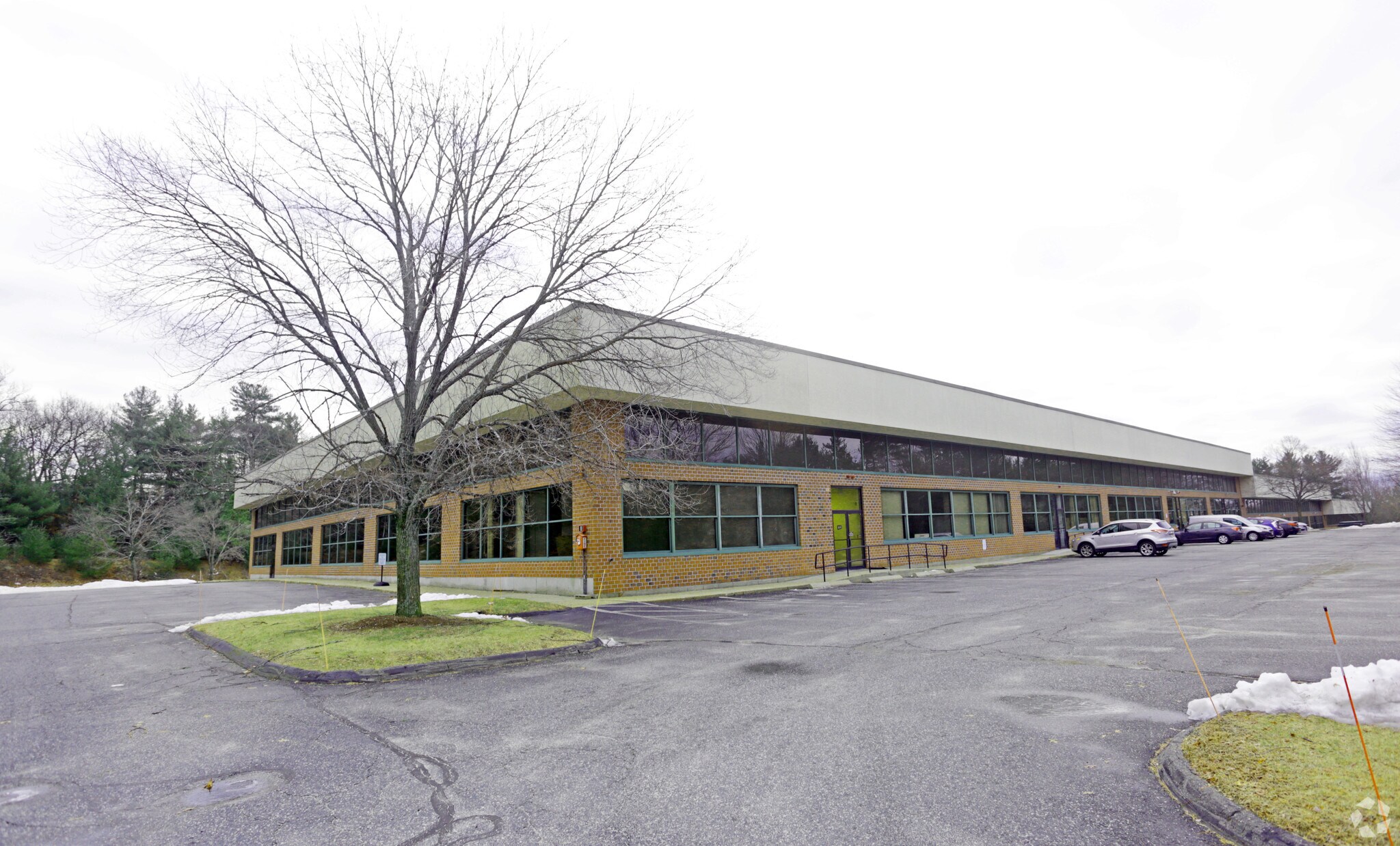 89 October Hill Rd, Holliston, MA for Rent