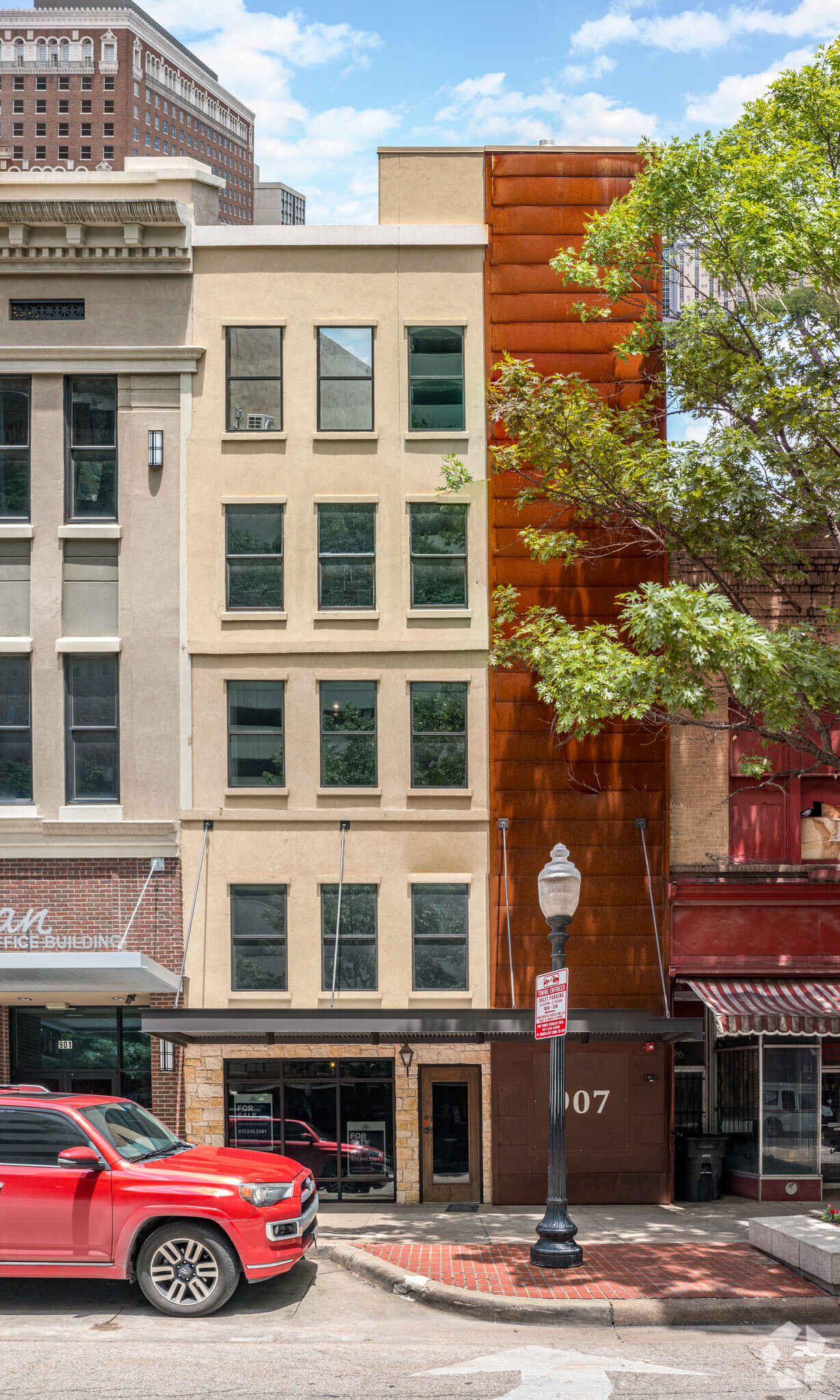 907 Houston St, Fort Worth, TX for Sale