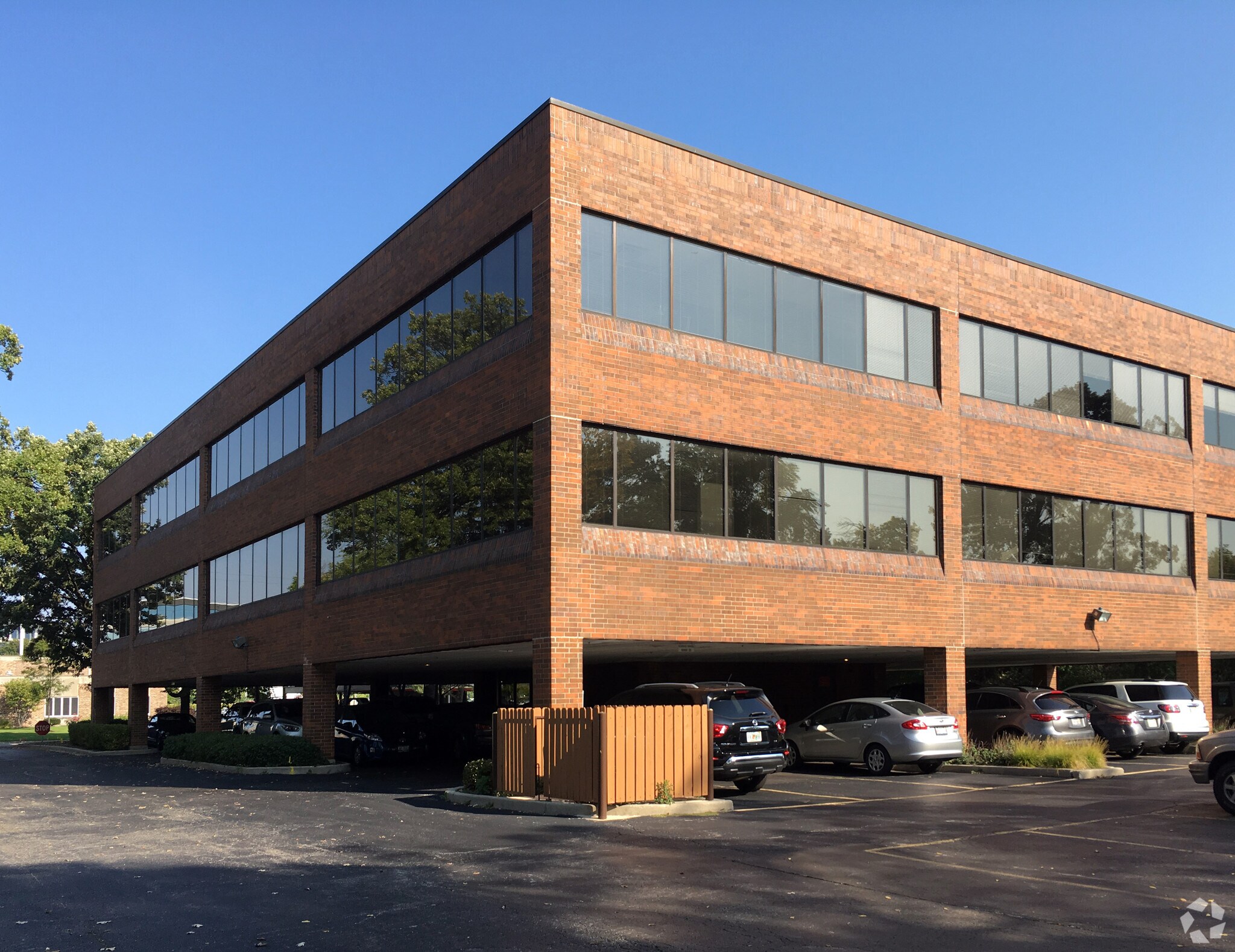 619 Enterprise Dr Oak Brook, IL 60523 Office Property for Lease on